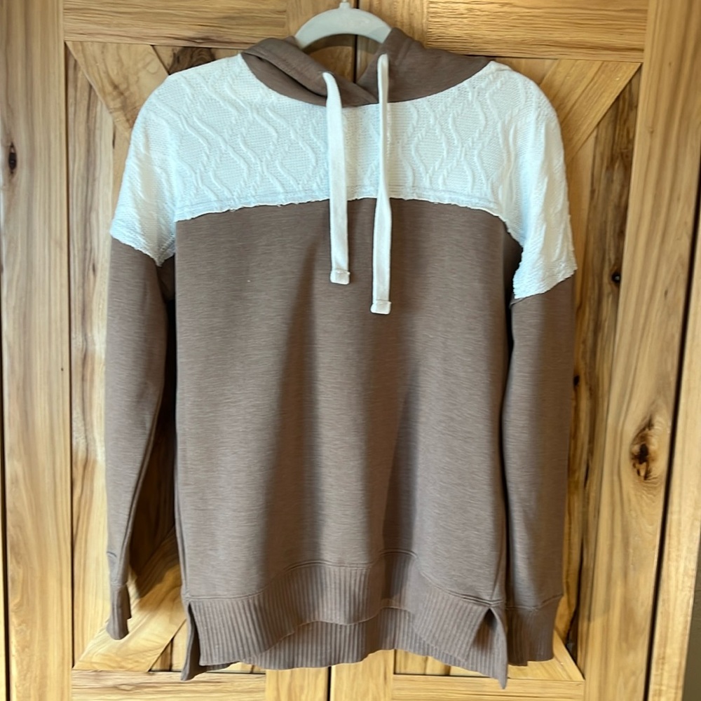 MOVING SALE🎉Maurice’s hoodie